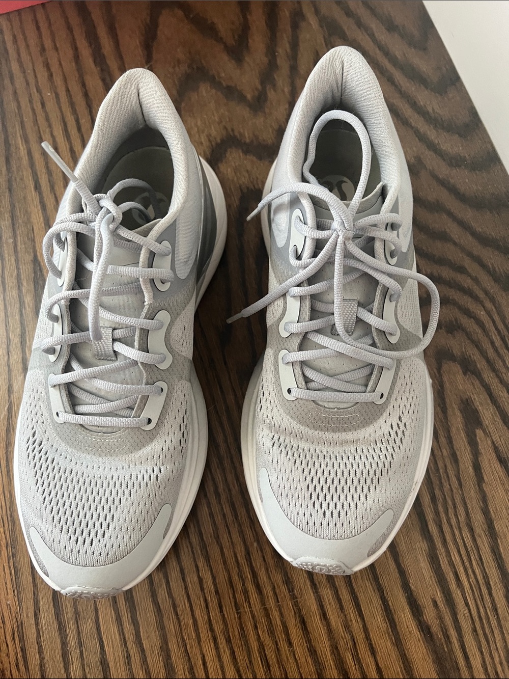 Lululemon Women’s Light Gray Performance Running Sneakers as is